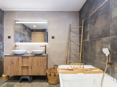Maison élégante avec sauna et spa, proche gare et commerces - Photo 14
