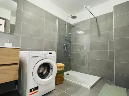 Appartement 3 pièces pour 6 personnes, à 200m de la plage, terrasses et parking, entièrement climatisé - Photo 16
