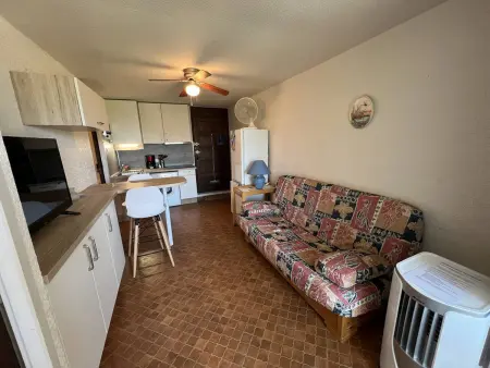 Charmant T2 avec loggia, TV, lave-linge, climatisation portative, proche port et plage à Port Leucate - Photo 1
