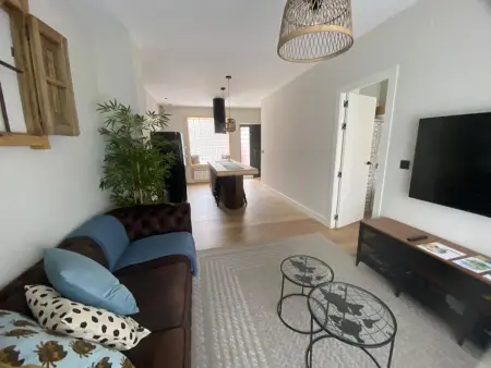 Appartement lumineux et moderne au cœur de Santander, proche gares et centre-ville, très calme. - Photo 2