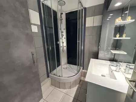 Appartement avec Piscine, Terrasse et Climatisation - 5 Couchages - Grau-du-Roi - Photo 18