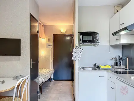 Studio lumineux proche centre-ville et thermes, balcon, parking, animaux acceptés - Photo 4