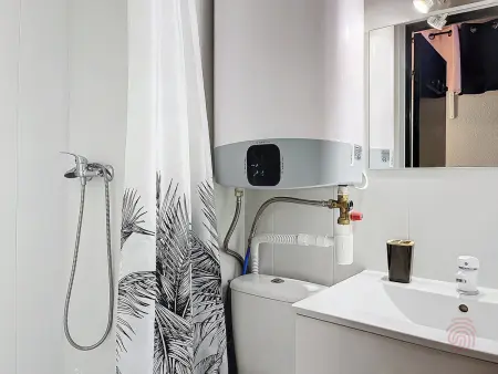 Studio lumineux proche centre-ville et thermes, balcon, parking, animaux acceptés - Photo 10