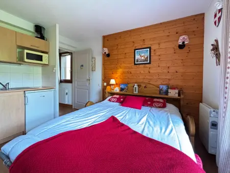 Charmant appartement au pied des pistes avec piscine - Photo 5