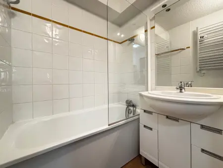 Charmant appartement au pied des pistes avec piscine - Photo 10