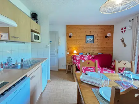 Charmant appartement au pied des pistes avec piscine - Photo 11