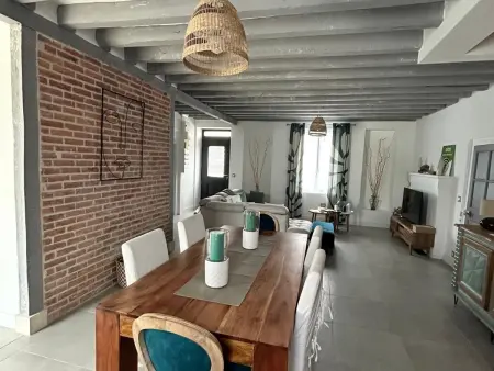 Maison contemporaine avec piscine et jardin, proche de Bourges - Photo 2