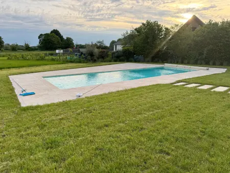 Maison contemporaine avec piscine et jardin, proche de Bourges - Photo 4