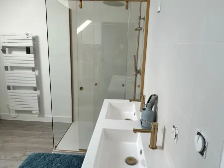 Maison contemporaine avec piscine et jardin, proche de Bourges - Photo 19