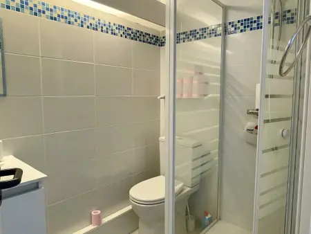 Appartement 2 pièces avec piscine et parking, accès direct plage - Photo 12