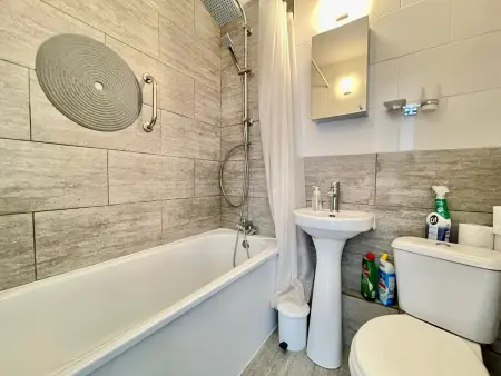 Appartement T3 face à la mer avec terrasse et parking privé à Sète - Photo 9