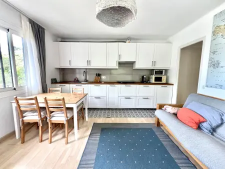 Appartement charmant à 300m de la plage avec terrasse, à Sa Riera - Photo 3