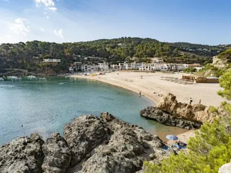 Appartement charmant à 300m de la plage avec terrasse, à Sa Riera - Photo 17