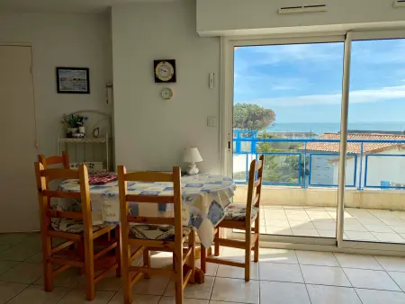 Appartement lumineux avec balcon et parking face au port, proche océan - Photo 1