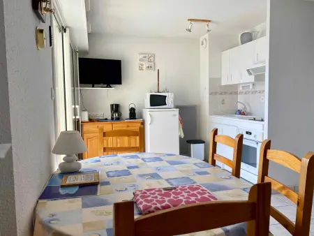 Appartement lumineux avec balcon et parking face au port, proche océan - Photo 2
