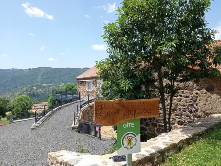 Gîte authentique et confortable avec vaste terrain et vue imprenable à Saint-Privat-d'Allier - Photo 1