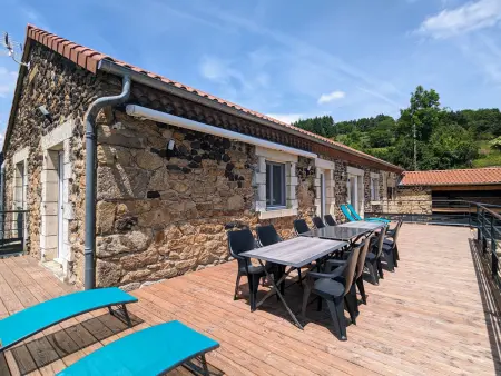 Gîte authentique et confortable avec vaste terrain et vue imprenable à Saint-Privat-d'Allier - Photo 7