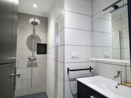 Gîte authentique et confortable avec vaste terrain et vue imprenable à Saint-Privat-d'Allier - Photo 16