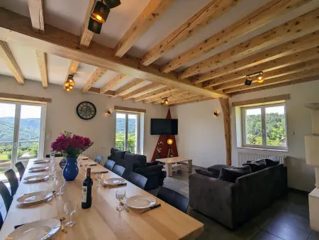 Gîte authentique et confortable avec vaste terrain et vue imprenable à Saint-Privat-d'Allier - Photo 18