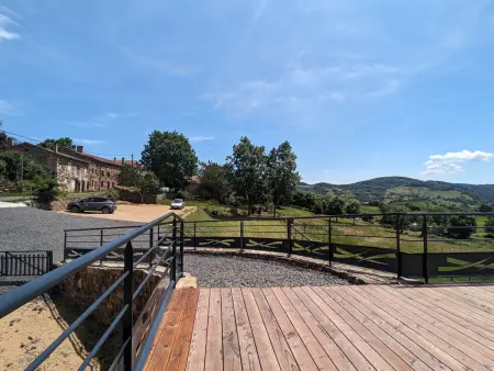 Gîte authentique et confortable avec vaste terrain et vue imprenable à Saint-Privat-d'Allier - Photo 23