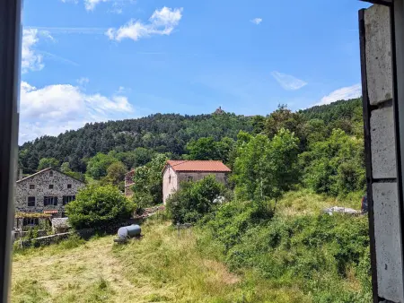 Gîte authentique et confortable avec vaste terrain et vue imprenable à Saint-Privat-d'Allier - Photo 25