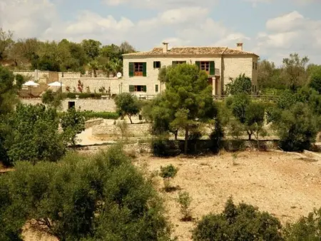 Villa à Petra : Piscine privée, Cour de Tennis, Climatisation et Confort pour 12 adultes - Photo 3
