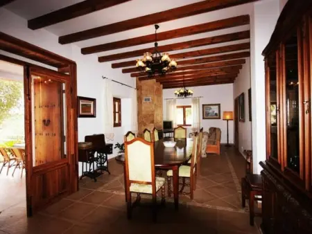 Villa à Petra : Piscine privée, Cour de Tennis, Climatisation et Confort pour 12 adultes - Photo 7