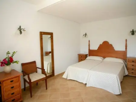 Villa à Petra : Piscine privée, Cour de Tennis, Climatisation et Confort pour 12 adultes - Photo 15