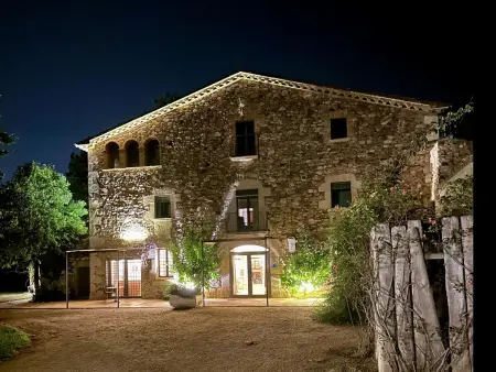 Mas Carreras : Ferme Provençale de Luxe à 20 Min de la Costa Brava, 11 Chambres, Piscine, Barbecue - Photo 9