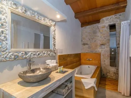 Mas Carreras : Ferme Provençale de Luxe à 20 Min de la Costa Brava, 11 Chambres, Piscine, Barbecue - Photo 13