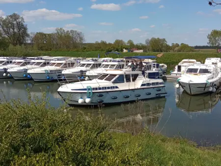 Séjour insolite sur bateau confortable à Pontailler-sur-Saône, idéal pour 8 pers, draps inclus - Photo 10