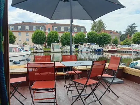 Séjour atypique sur Jupiter, bateau confort à Digoin - Photo 4