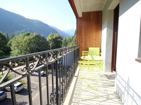 Appartement T3 à Luchon: Balcon, Parking, Proche Thermes & Centre, Bien Équipé - Photo 4