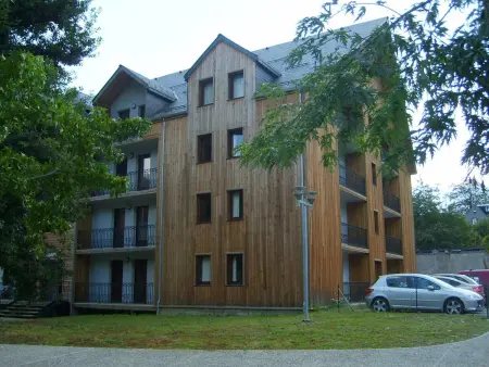 Appartement T3 à Luchon: Balcon, Parking, Proche Thermes & Centre, Bien Équipé - Photo 12