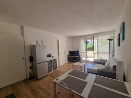 Appartement rénové à Seignosse : Plage et commerces à pied, terrasse et wifi inclus - Photo 5