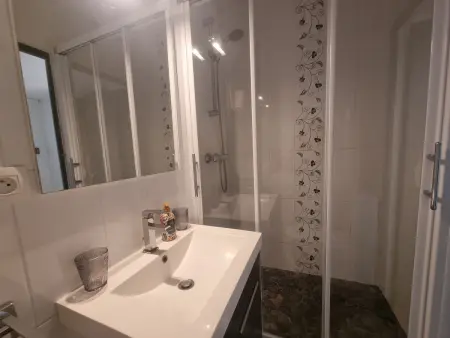 Appartement rénové à Seignosse : Plage et commerces à pied, terrasse et wifi inclus - Photo 13