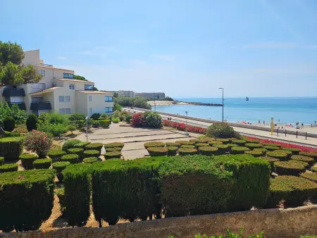 Studio refait en 2024 avec terrasse, climatisation et parking, à 50m de la plage - Photo 5