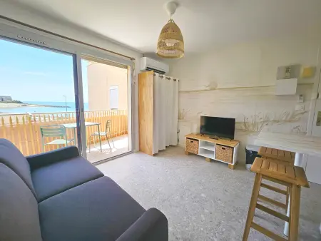Studio refait en 2024 avec terrasse, climatisation et parking, à 50m de la plage - Photo 8