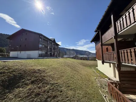 Charmant studio à 300m des pistes et commerces du Cernix - balcon, parking, casier à skis - Photo 14