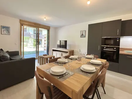 Appartement Neuf 3 Pièces avec Terrasse et Jardin, Proche Remontées Mécaniques, Parking Inclus - Photo 2