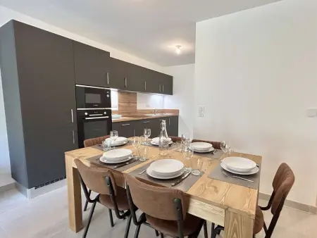 Appartement Neuf 3 Pièces avec Terrasse et Jardin, Proche Remontées Mécaniques, Parking Inclus - Photo 4