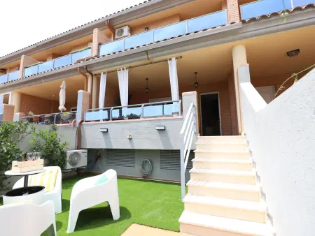 Superbe maison familiale pour 8 pers. avec terrasse, salles de jeux, près de plages méditerranéennes - Photo 2