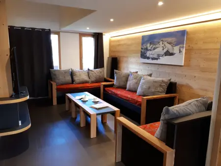 Duplex Rénové 6 Pièces · Accès Skis aux Pieds · Espace Bien-être · Proche Commerces - Photo 4