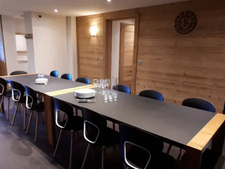 Duplex Rénové 6 Pièces · Accès Skis aux Pieds · Espace Bien-être · Proche Commerces - Photo 6