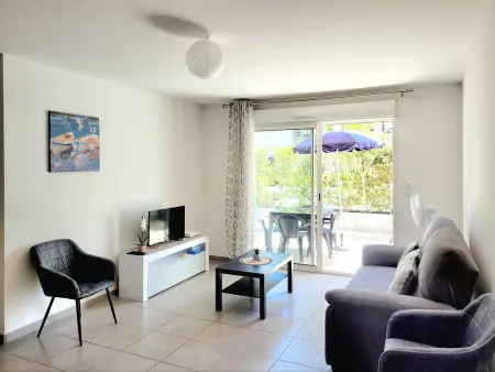 Canet-en-Roussillon: T3 moderne, RDC, 4 pers, piscine, garage, proche mer - Photo 3