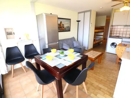 Appartement 2 pièces avec piscines, proche plage et commerces, parking privé, clim, idéal famille - Photo 1