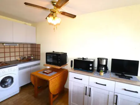 Appartement 2 pièces avec piscines, proche plage et commerces, parking privé, clim, idéal famille - Photo 2