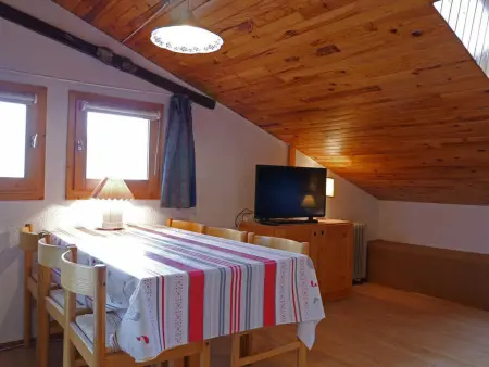 Appartement cosy à Montchavin, rénové, 5 pers, balcon, proche commerces et pistes, parking gratuit - Photo 1