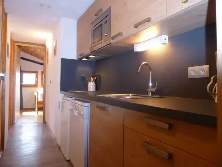 Appartement cosy à Montchavin, rénové, 5 pers, balcon, proche commerces et pistes, parking gratuit - Photo 4