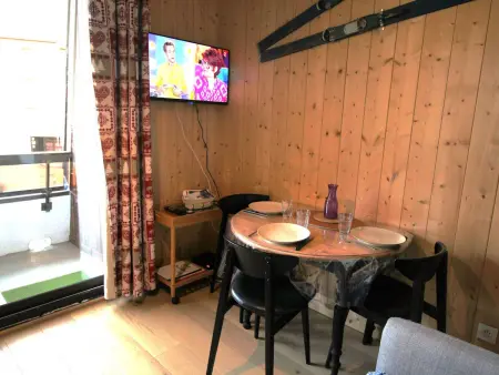 Centre-ville Bagnères-de-Luchon T2 avec balcon, WiFi, animaux admis - Photo 9